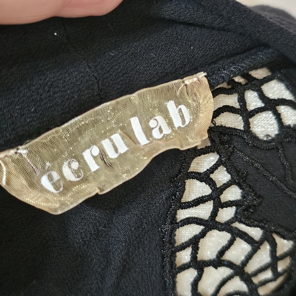 Ecru Lab Black Kimono bell sleeve floral cutout details sz S/M - Picture 8 of 9